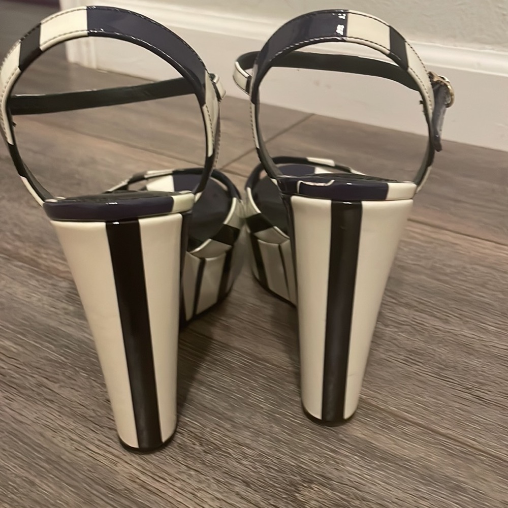 Dolce & Gabbana nautical stripe platform wedge sandal. 4.5 inch heel - Picture 8 of 10